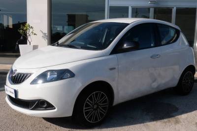 Lancia Ypsilon 1.0 FireFly 5 porte S&S Hybrid Gold