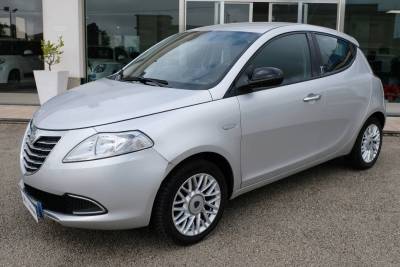 Lancia Ypsilon 1.2 69 CV 5 porte Gold